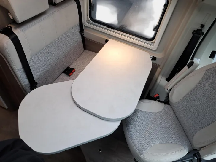 Fahrzeugbild Carado pro CV 640 Automatik, Solar, Rahmenfenster #16