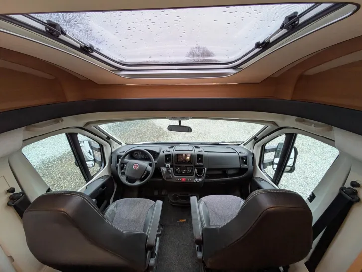 Fahrzeugbild Soma Camp L-Line V 600 E 140PS/Autom/Solar/SAT/TV/Markise/RFK/Fahrradträger #5