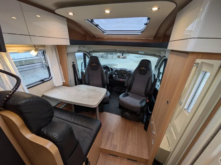 Fahrzeugbild Soma Camp L-Line V 600 E 140PS/Autom/Solar/SAT/TV/Markise/RFK/Fahrradträger #10