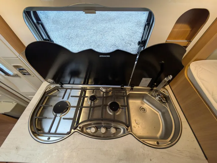 Fahrzeugbild Soma Camp L-Line V 600 E 140PS/Autom/Solar/SAT/TV/Markise/RFK/Fahrradträger #13