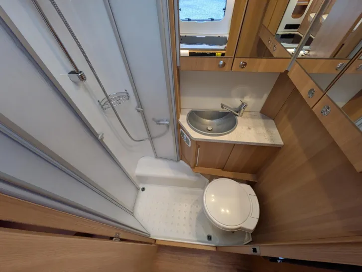 Fahrzeugbild Soma Camp L-Line V 600 E 140PS/Autom/Solar/SAT/TV/Markise/RFK/Fahrradträger #16