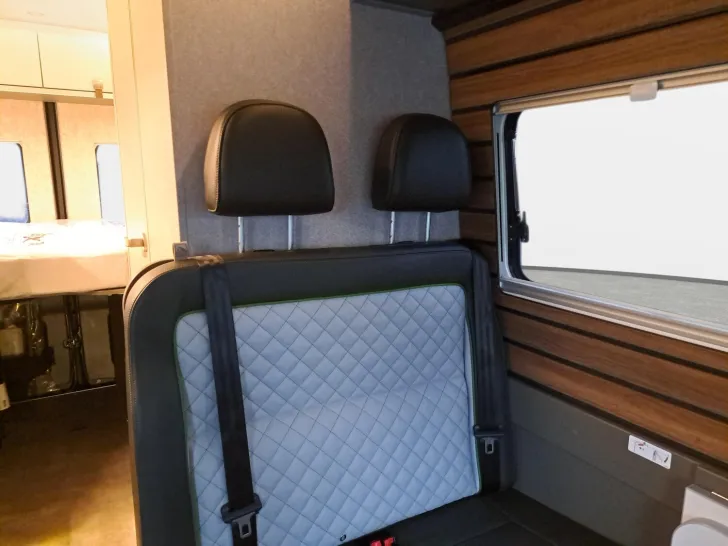 Fahrzeugbild Hymer Grand Canyon S CrossOver 600 Schlafdach, Solar #11