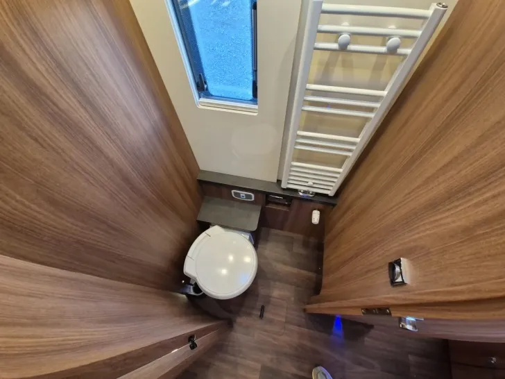 Fahrzeugbild Carthago E-LINE I 64 XL QB MB #10