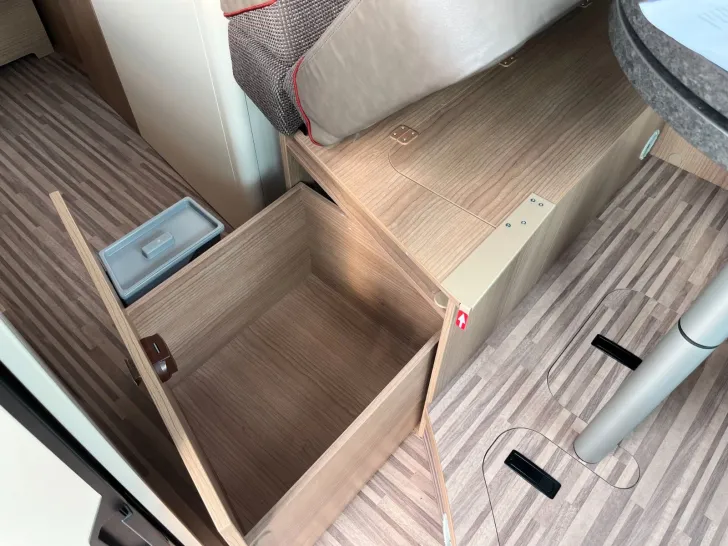 Fahrzeugbild Malibu Van charming GT skyview 640 LE RB 180 PS Solar #18