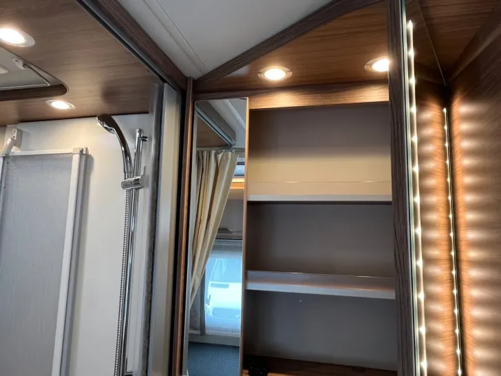 Fahrzeugbild Knaus VAN I 550 MF Solar, Automatik, Klima #25