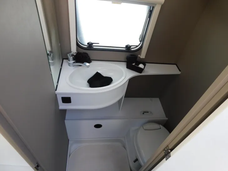 Fahrzeugbild Dethleffs c-go 465 KR up ATC, Duo-COntrol, 6 Schlafplätze #13