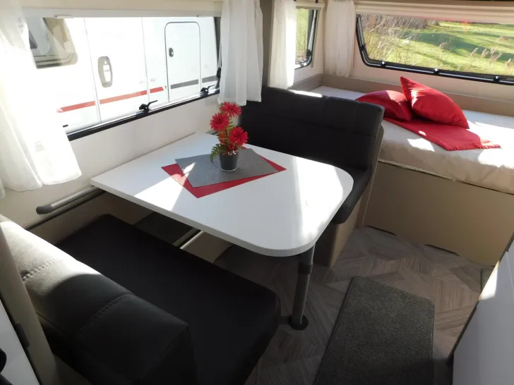 Fahrzeugbild Dethleffs c-go Active 495 QSK Safety-Paket + Bugfenster #8