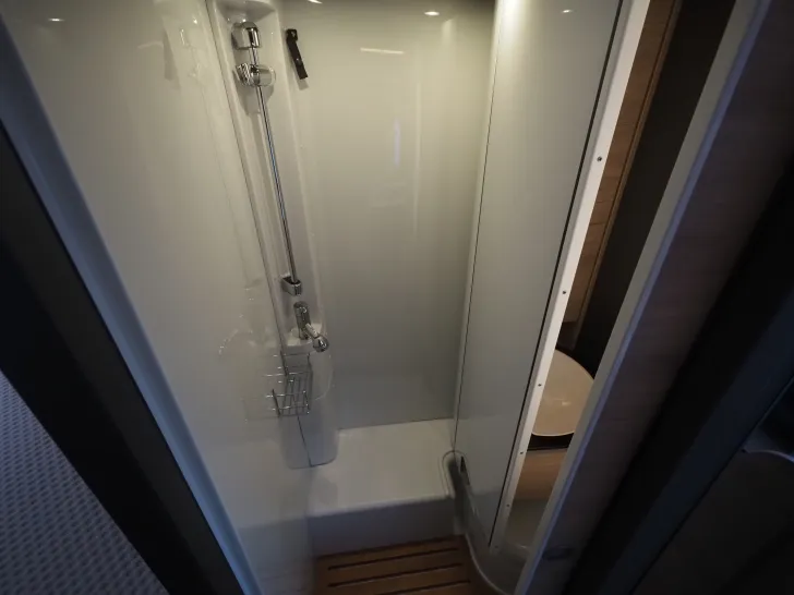 Fahrzeugbild Dethleffs Globebus Go T45, Dachklima, Solar, TV, Truma D #17