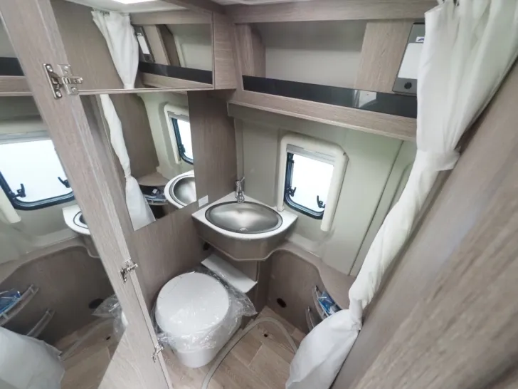 Fahrzeugbild Pössl 2Win S Plus, Markise, Rahmenf., Elegance, uvm. #11