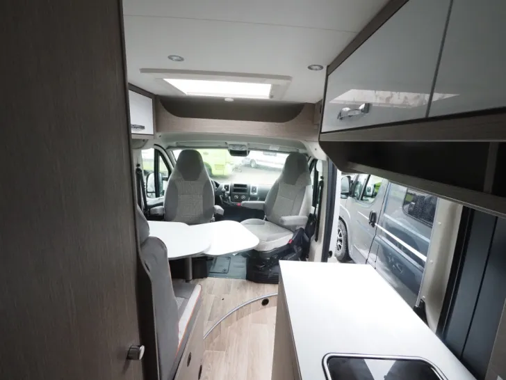 Fahrzeugbild Pössl 2Win S Plus, Markise, Rahmenf., Elegance, uvm. #12