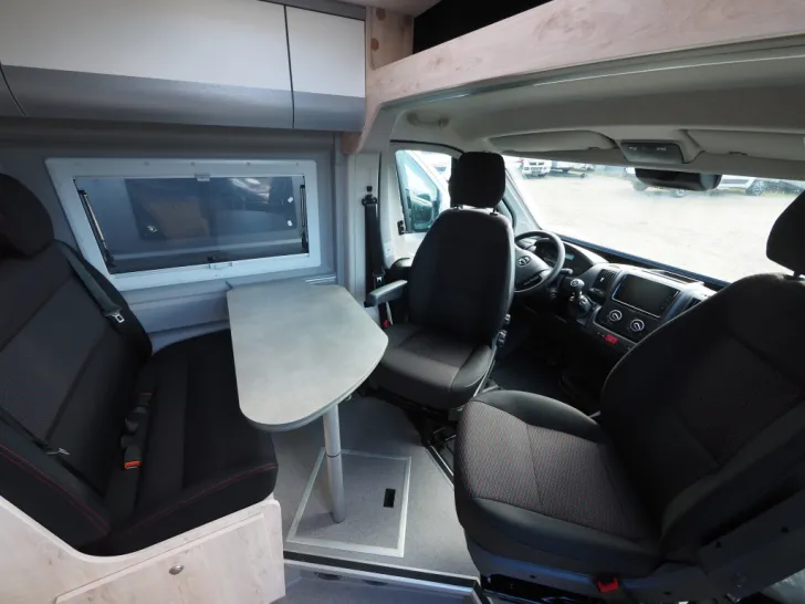 Fahrzeugbild Clever Celebration Heavy, Markise, Lithium, Multim. #4