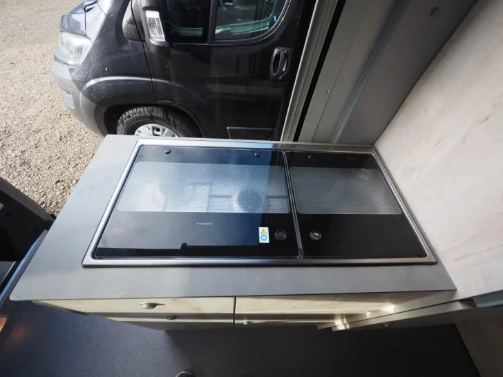 Fahrzeugbild Clever Celebration Heavy, Markise, Lithium, Multim. #7