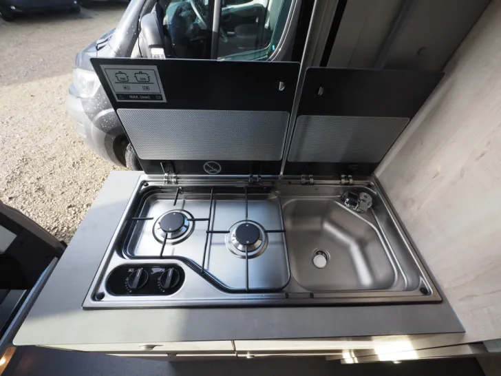 Fahrzeugbild Clever Celebration Heavy, Markise, Lithium, Multim. #8