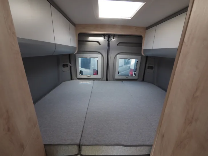 Fahrzeugbild Clever Celebration Heavy, Markise, Lithium, Multim. #11