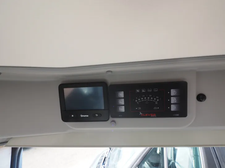 Fahrzeugbild Clever Celebration Heavy, Markise, Lithium, Multim. #15