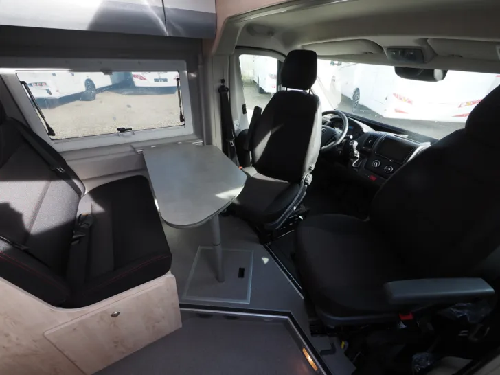 Fahrzeugbild Clever Celebration, Multim./Kamera, Lithium, Markise #4