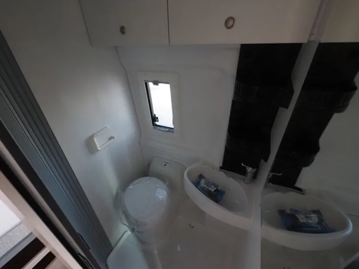 Fahrzeugbild Clever Celebration, Multim./Kamera, Lithium, Markise #12