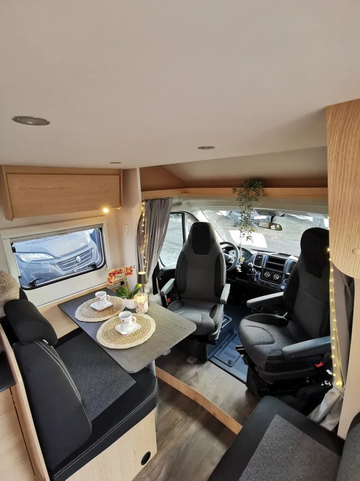 Fahrzeugbild Sunlight T SUB TS67 Hubbett+EB zu DB* #11