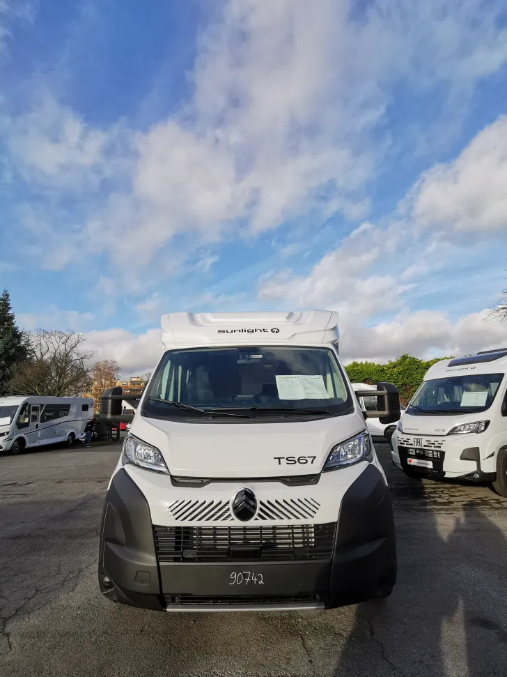 Fahrzeugbild Sunlight T SUB TS67 Hubbett+EB zu DB* #4