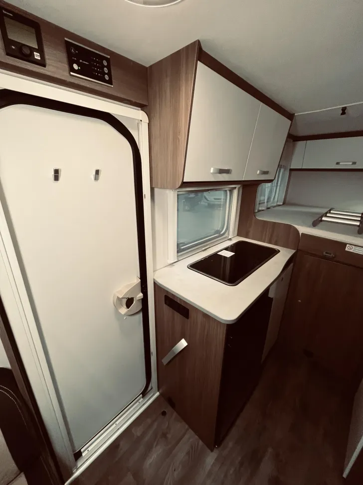 Fahrzeugbild Carado pro V 132 Solar, Navi, Markise, TV, Sat #9