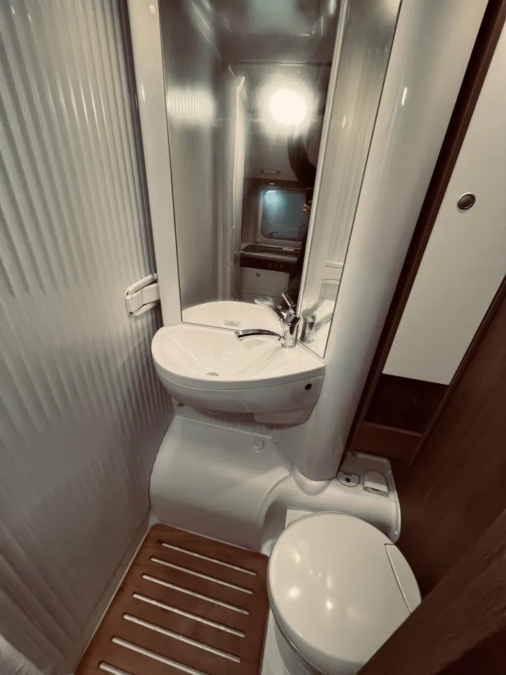 Fahrzeugbild Carado pro V 132 Solar, Navi, Markise, TV, Sat #17