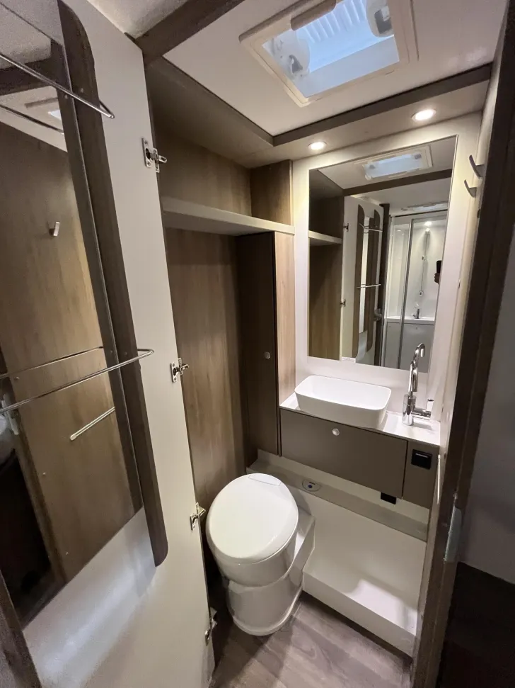 Fahrzeugbild Carado Edition24 T Ford 449 Solar, Zenec Navi mit RFK #23