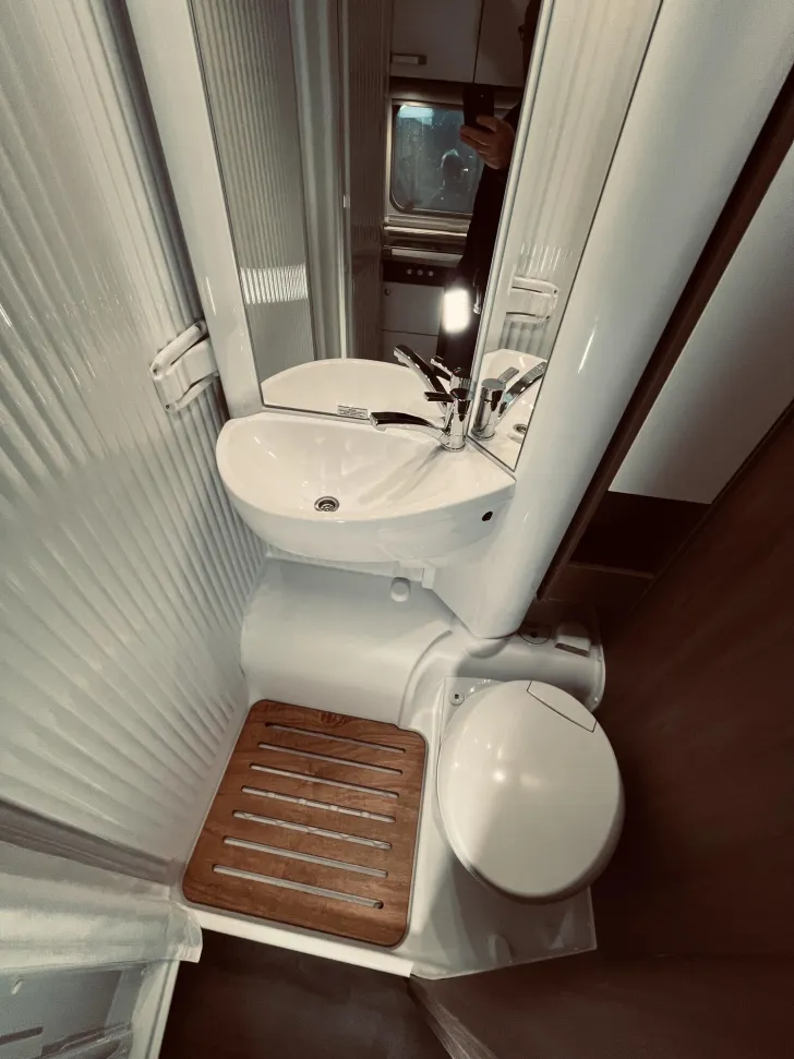 Fahrzeugbild Carado V 132 #19