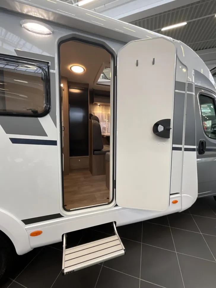 Fahrzeugbild Carado V 347 *Clever-Lift Bett* #5