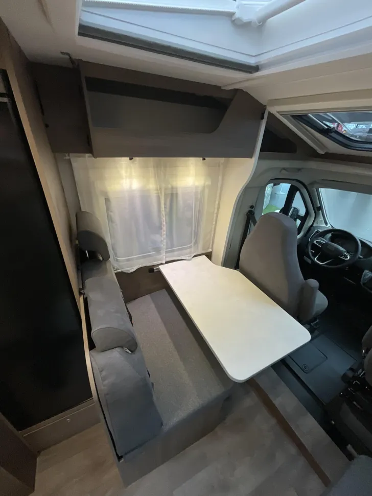 Fahrzeugbild Carado V 347 *Clever-Lift Bett* #17