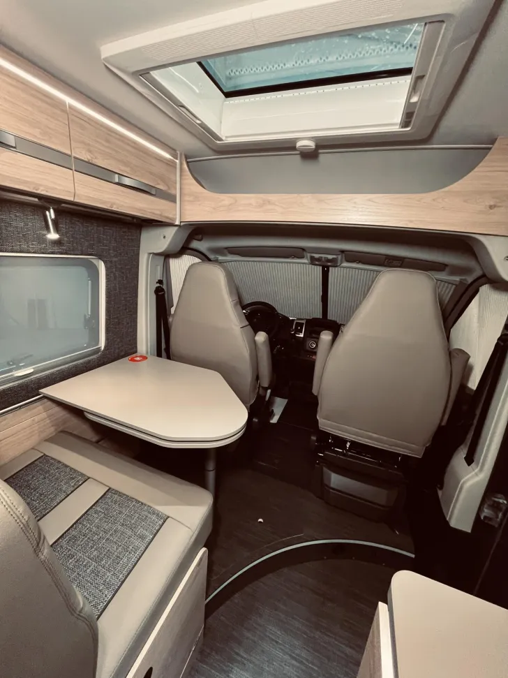 Fahrzeugbild Dethleffs Globetrail 600 DK Peugeot Schwenkbad, Solar, AHK #17