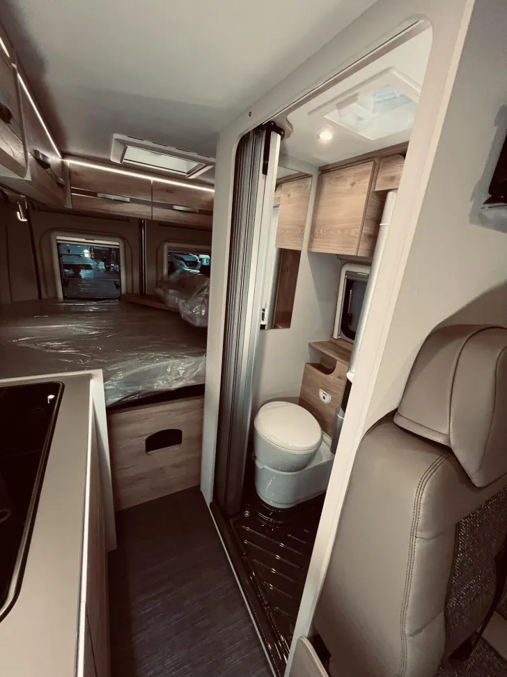 Fahrzeugbild Dethleffs Globetrail 600 DK Peugeot Schwenkbad, Solar, AHK #21