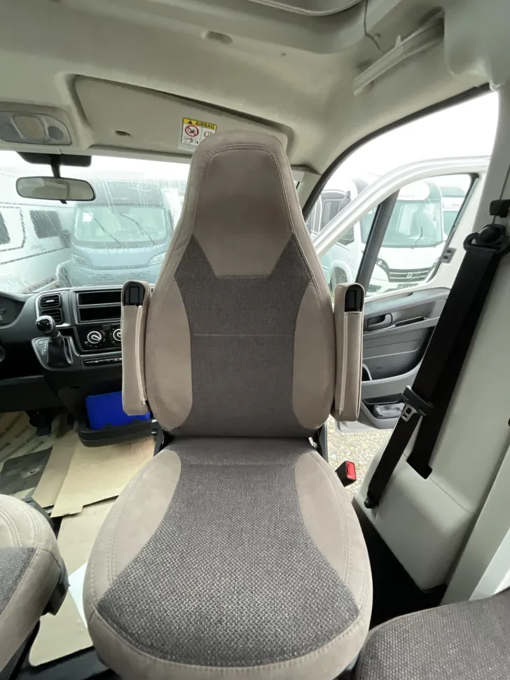Fahrzeugbild Carado T 338 Automatik #16
