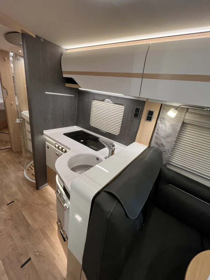 Fahrzeugbild Hymer B-Klasse ML I 890 *Hydr.Hubstützen*Solar*Autark* #9