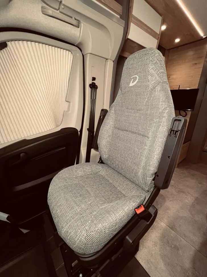 Fahrzeugbild Dethleffs Just Camp T 7052 EB Solar, Hubbett, Navi, #7
