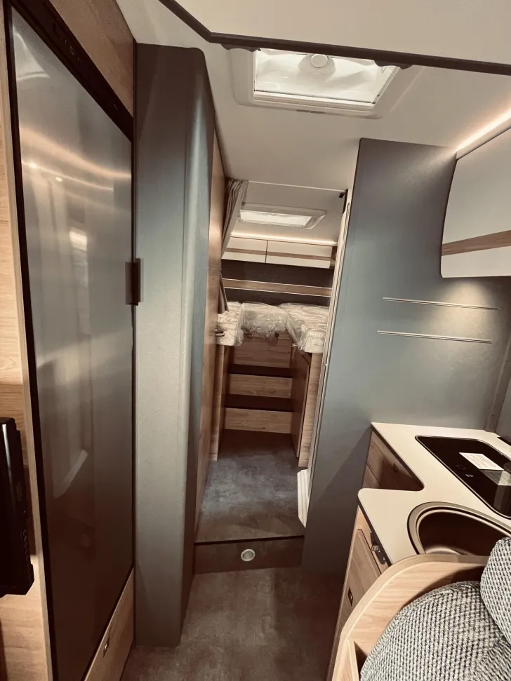Fahrzeugbild Dethleffs Just Camp T 7052 EB Solar, Hubbett, Navi, #12