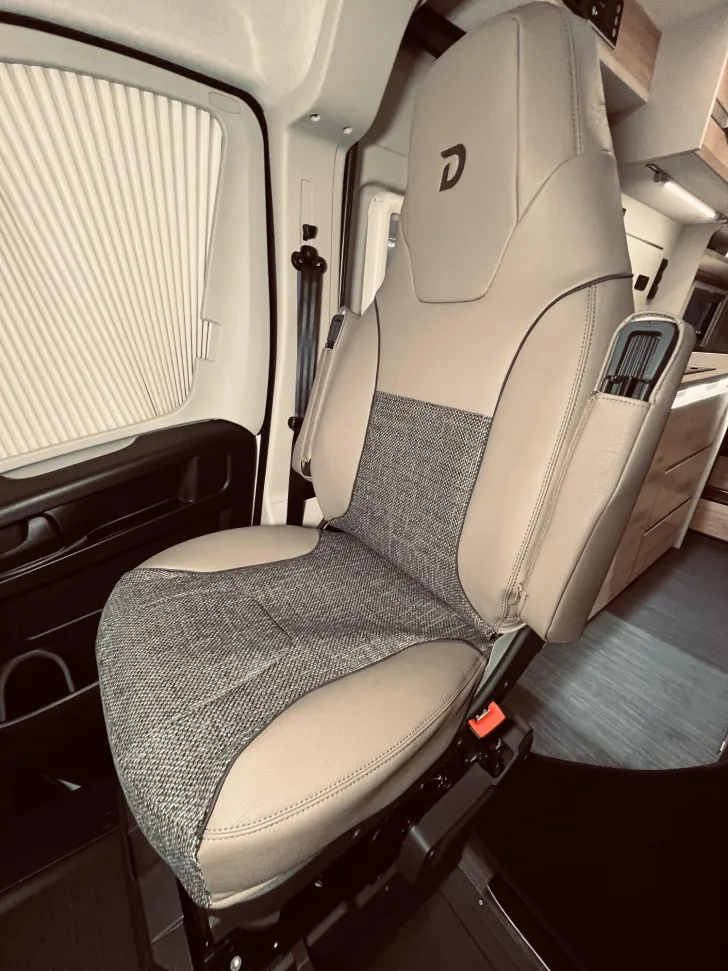 Fahrzeugbild Dethleffs Globetrail 640 ES Fiat Dieselheiz., AWT isoliert #7