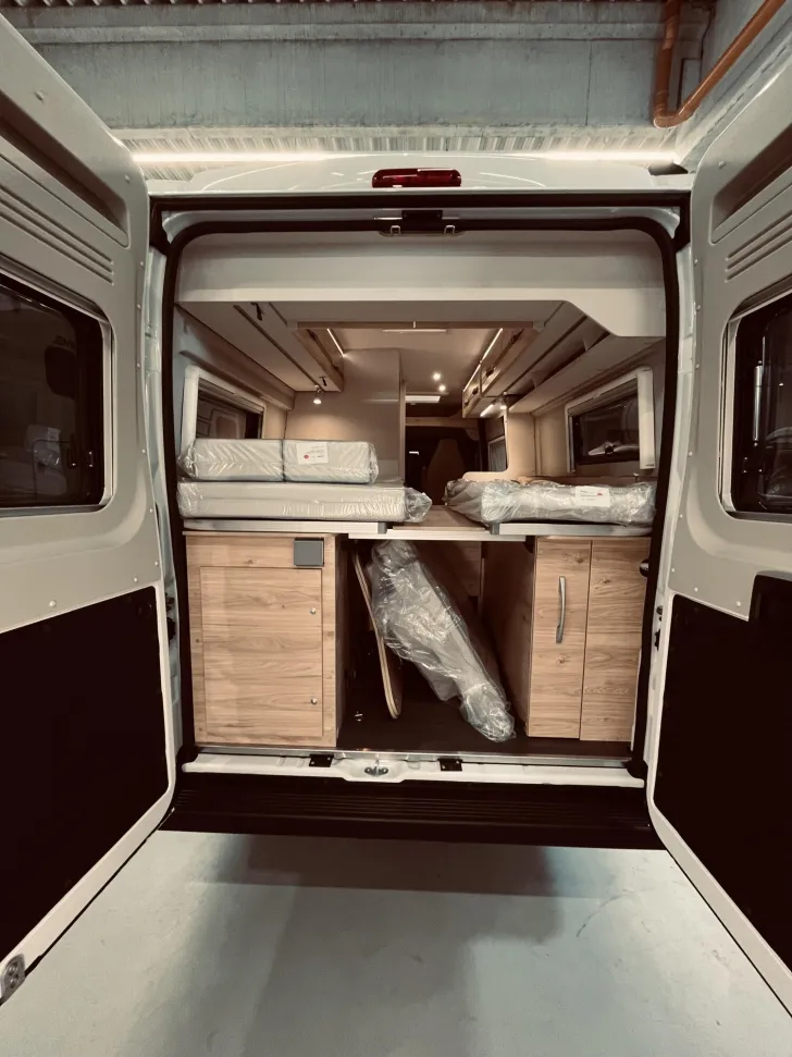 Fahrzeugbild Dethleffs Globetrail 640 ES Fiat Dieselheiz., AWT isoliert #25