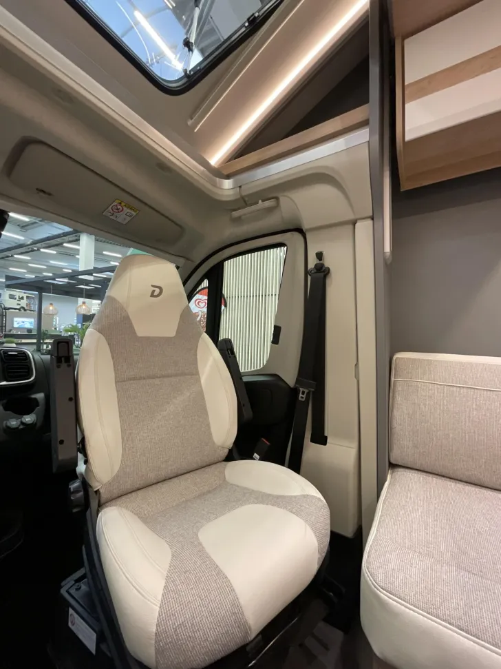 Fahrzeugbild Dethleffs Just Camp Active T 7052 DBM 14.500 EUR Vorteil! #24