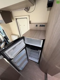 Bild 16 Challenger Genesis 288 EB Queensbett Markise Hubbett