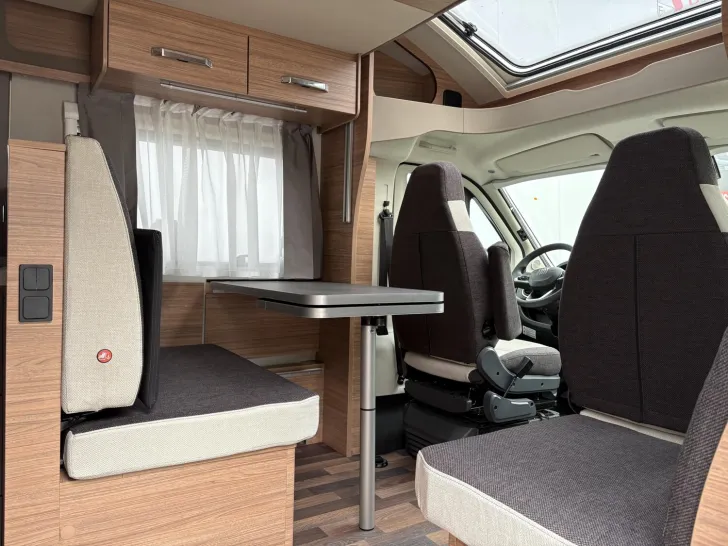 Fahrzeugbild Weinsberg CaraSuite 650 MG #7