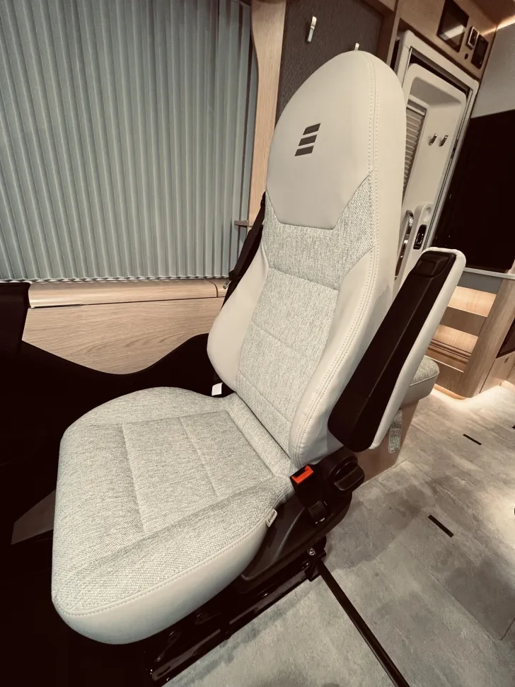 Fahrzeugbild Hymer B-Klasse MC I BlackLine 680 Klima, Solar, Autark #3