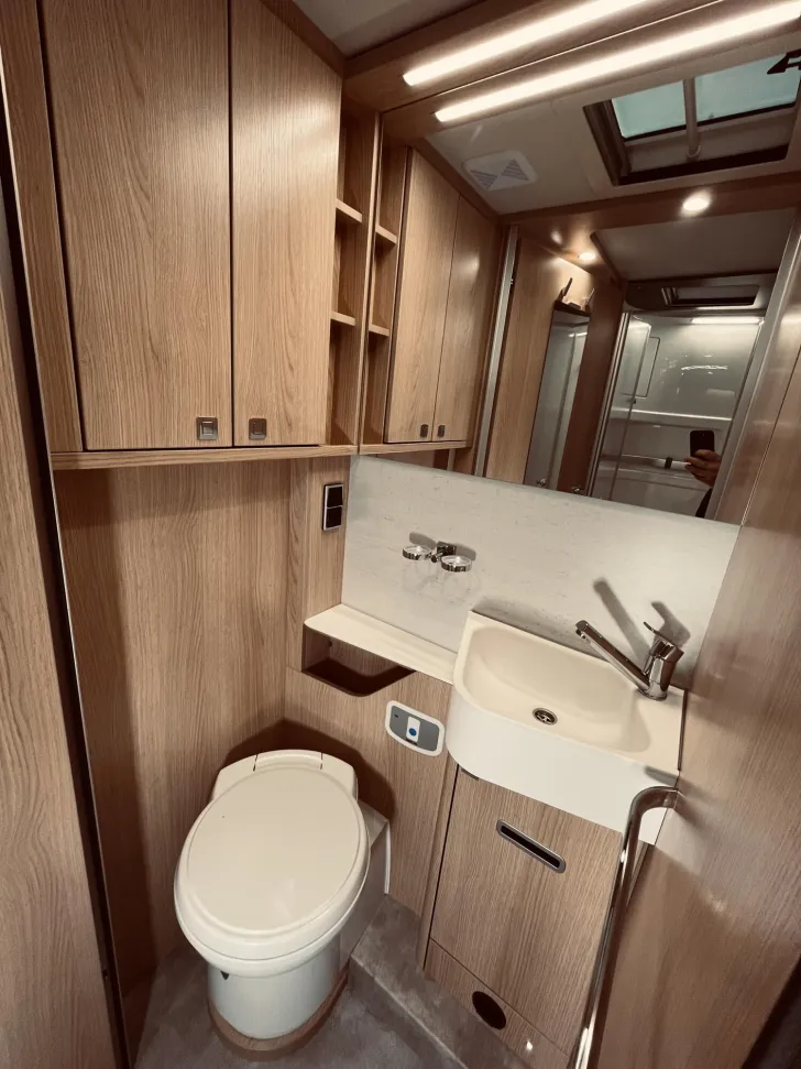 Fahrzeugbild Hymer B-Klasse MC I BlackLine 680 Klima, Solar, Autark #16