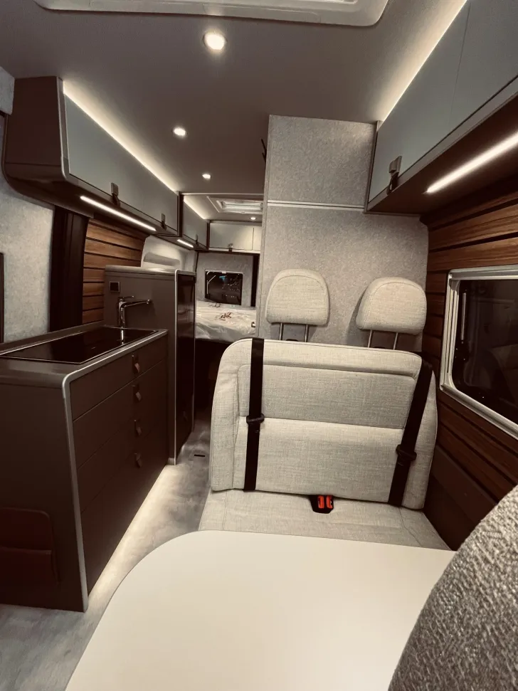 Fahrzeugbild Hymer Grand Canyon S 600 4x4, AHK, Solar, Lithium #9