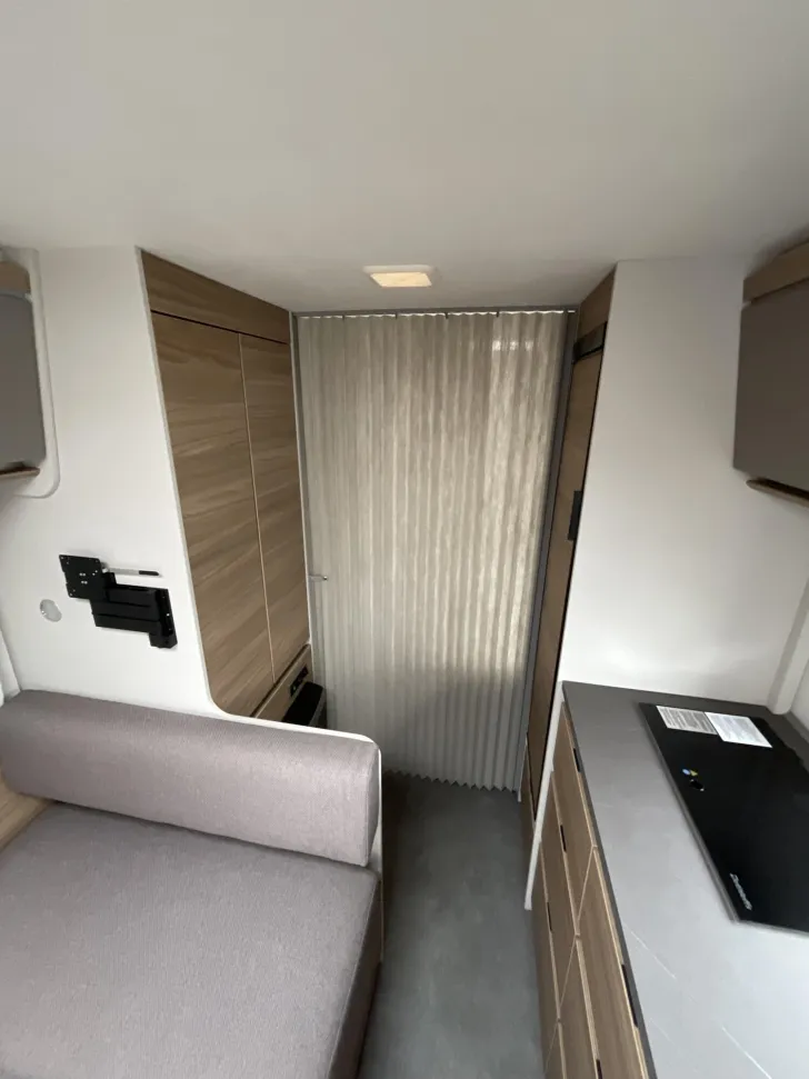Fahrzeugbild Dethleffs Nomad 530 FSK Mover, Stockbetten, Markise #15