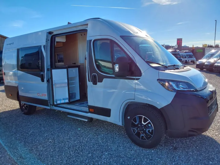 Fahrzeugbild Sunlight Cliff 640 Peugeot #1