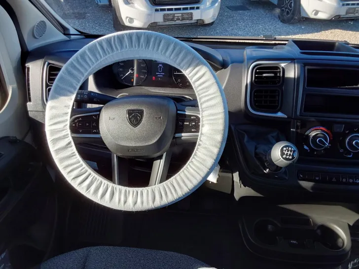 Fahrzeugbild Sunlight Cliff 640 Peugeot #5