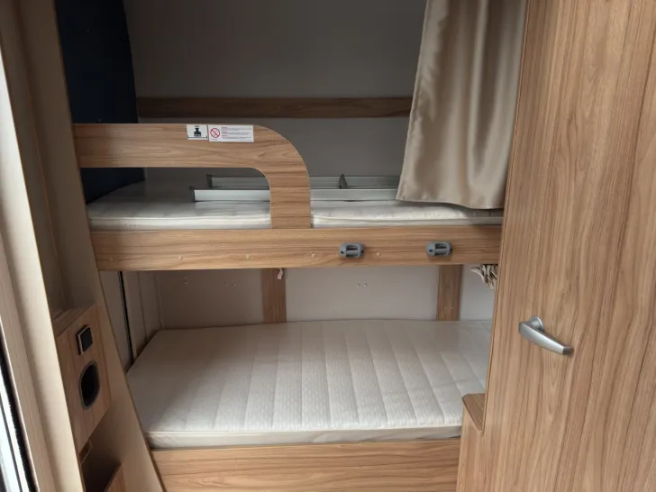Fahrzeugbild Hymer Eriba Nova Light 515 Autark/Markise/Etagenbett #6