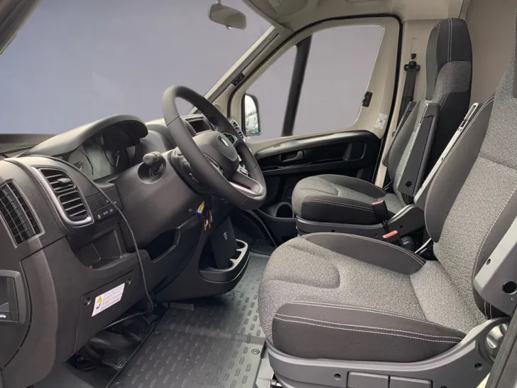 Fahrzeugbild Crosscamp EXPDN T 7.4 E Peugeot #7