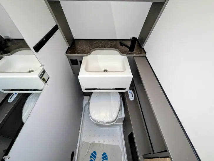 Fahrzeugbild Bürstner B66 480 TK Auflastung 1.700 kg #13