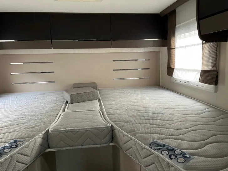 Fahrzeugbild Chausson Welcome 727 GA *Hubstützen*Markise*Navi*RFK* #9